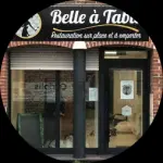Belle à Table