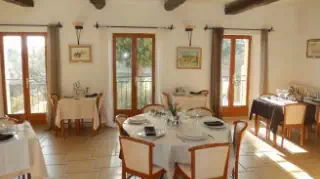 1 Restaurant Gastronomique Le Cigalon