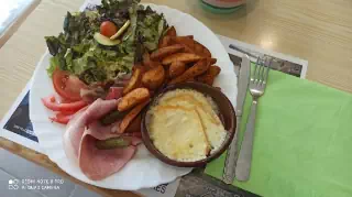 1 Restaurant  Le Fruity